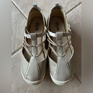 JBU comfort shoes
